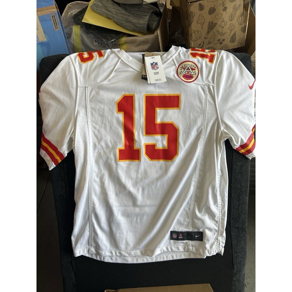 Patrick Mahomes Nike NFL Jersey With XL Super Bowl Patch White